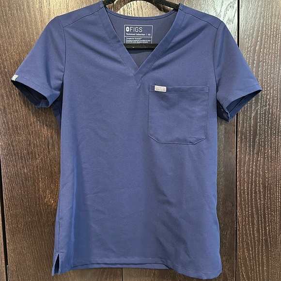 FIGS Scrub Top - Picture 1 of 5